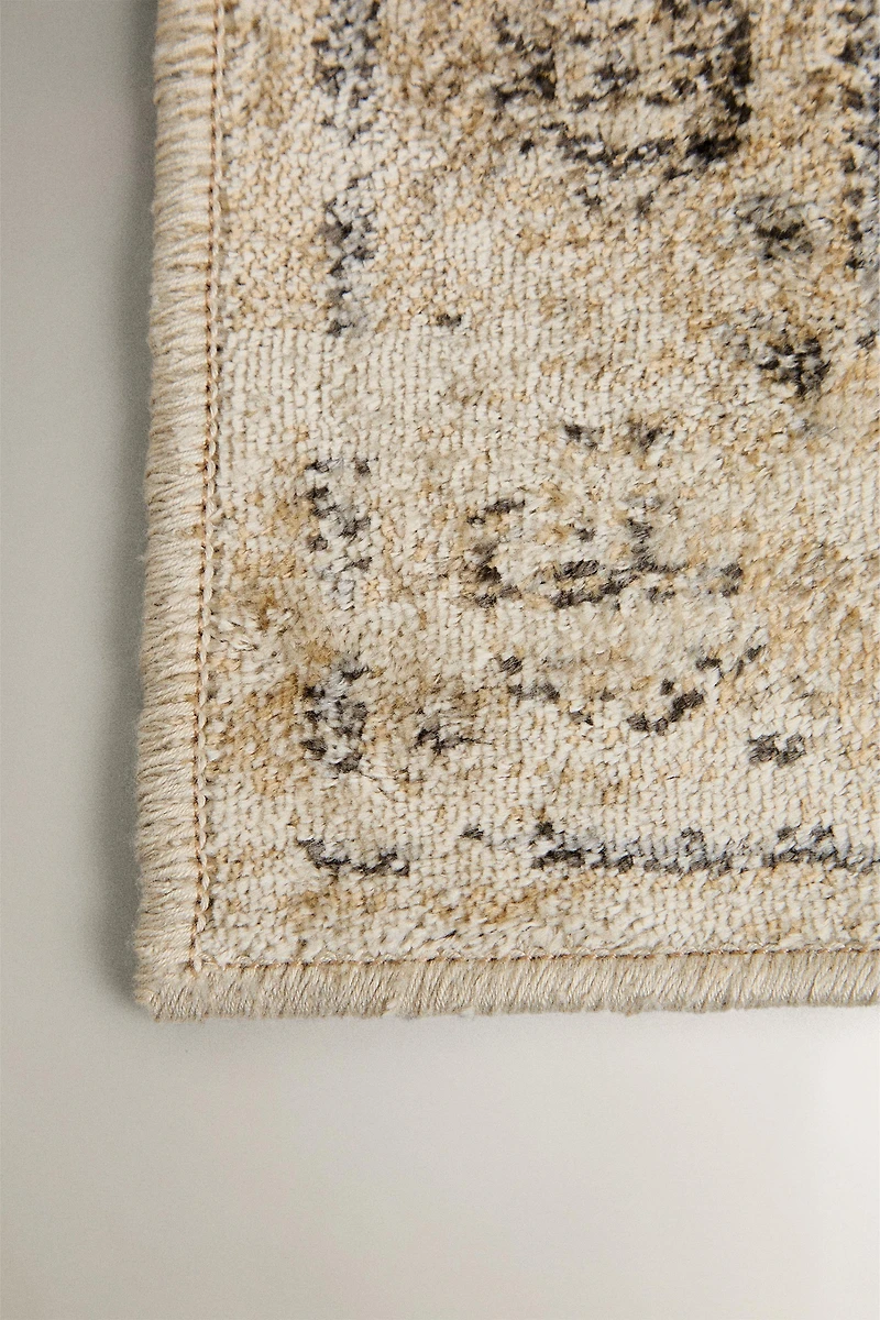 VINTAGE STYLE AREA RUG