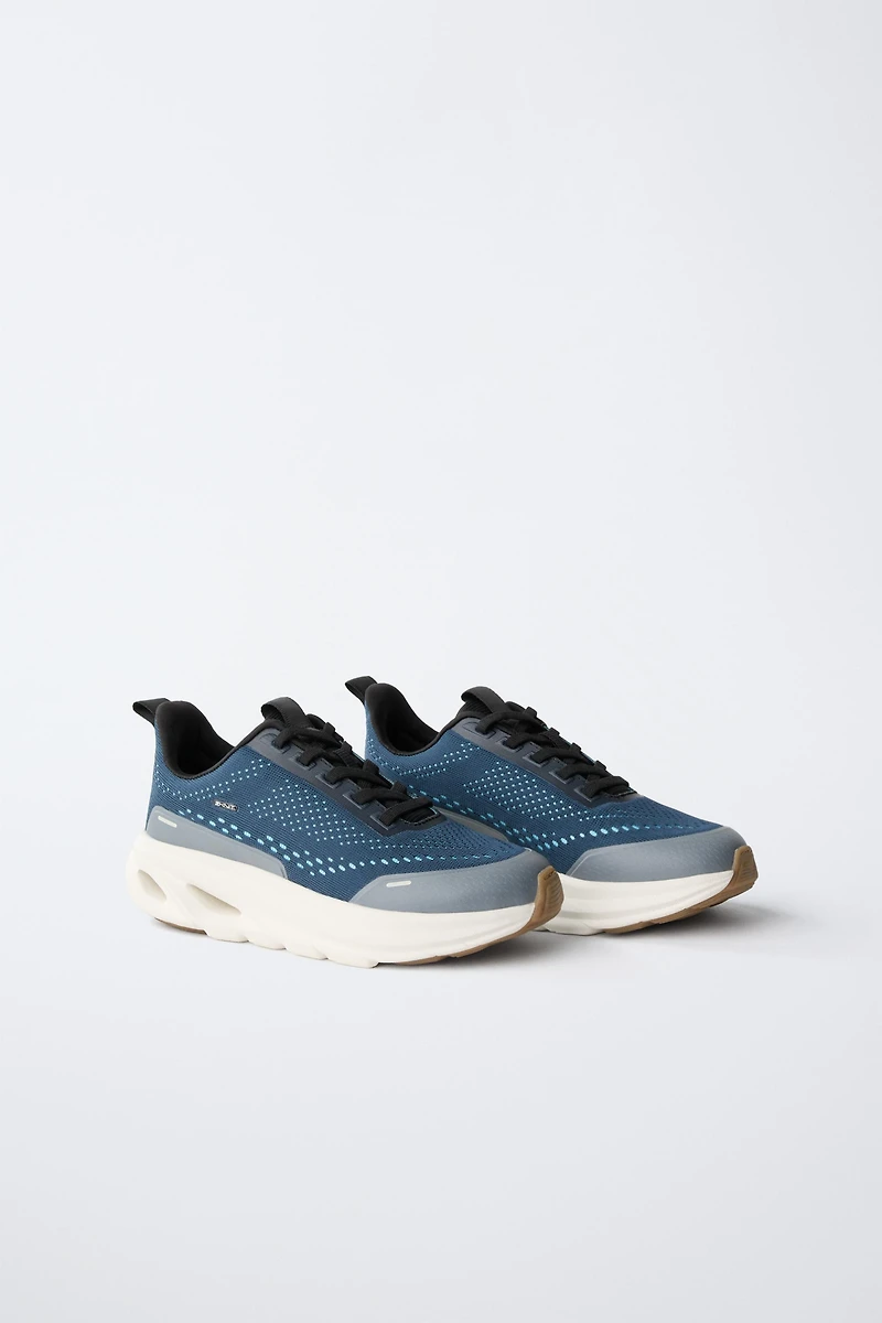 ATHLETIC SNEAKERS WITH SOLE DETAIL