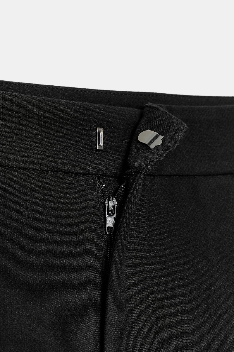 PLEATED TAPERED PANTS
