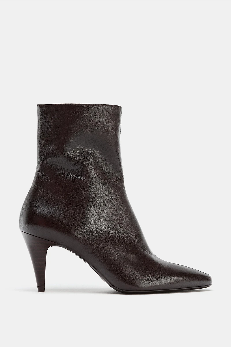 BOTTINES À TALONS EN CUIR