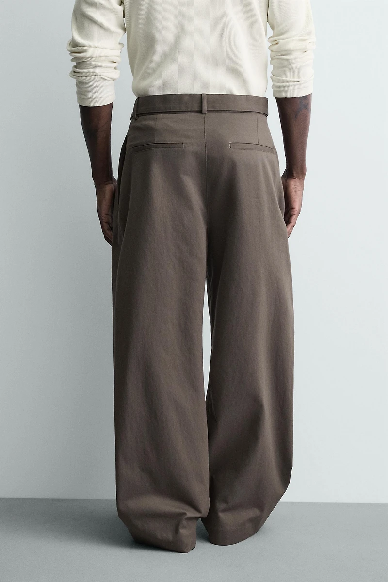 PANTALON COUPE LARGE AVEC CEINTURE