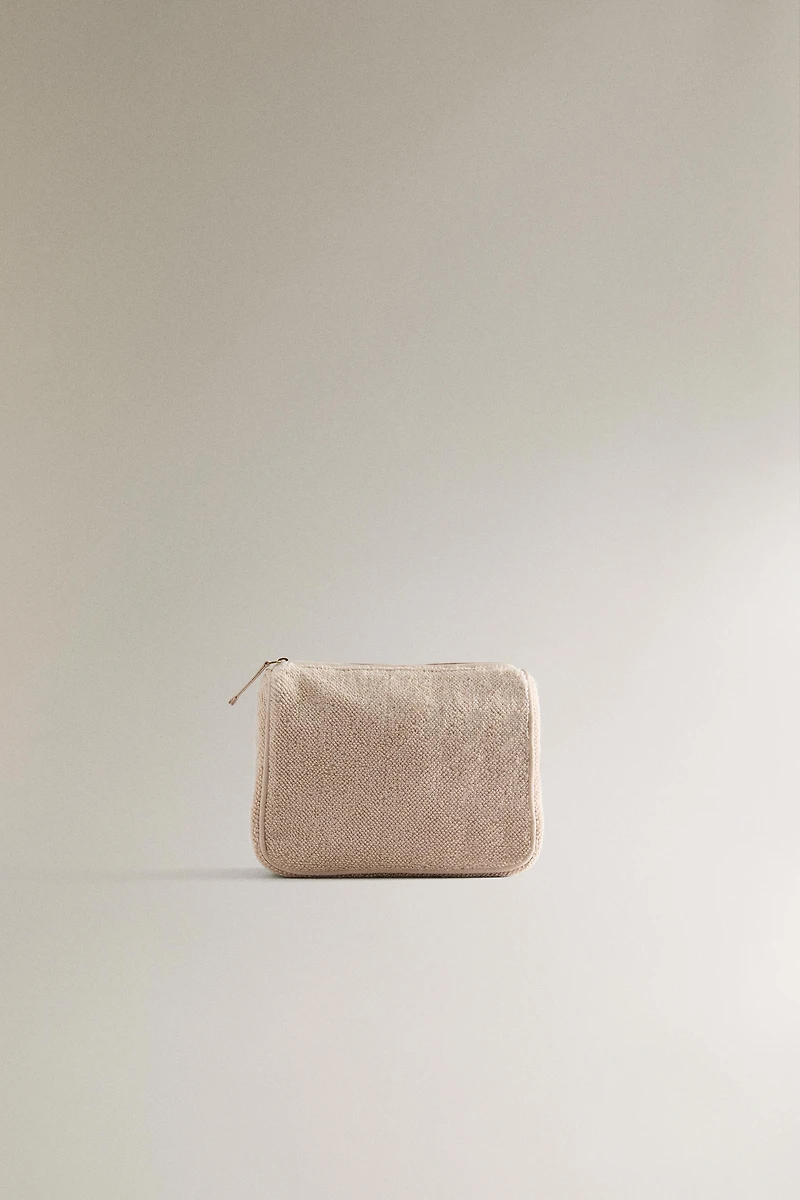 MEDIUM TOWEL TOILETRY BAG