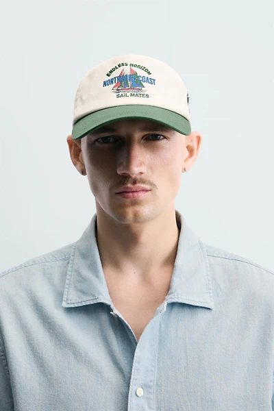 CONTRASTING FLAT VISOR CAP