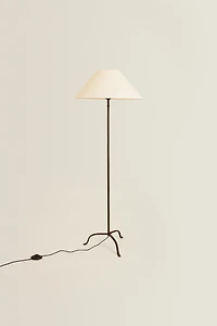 TRIPOD BASE FLOOR LAMP
