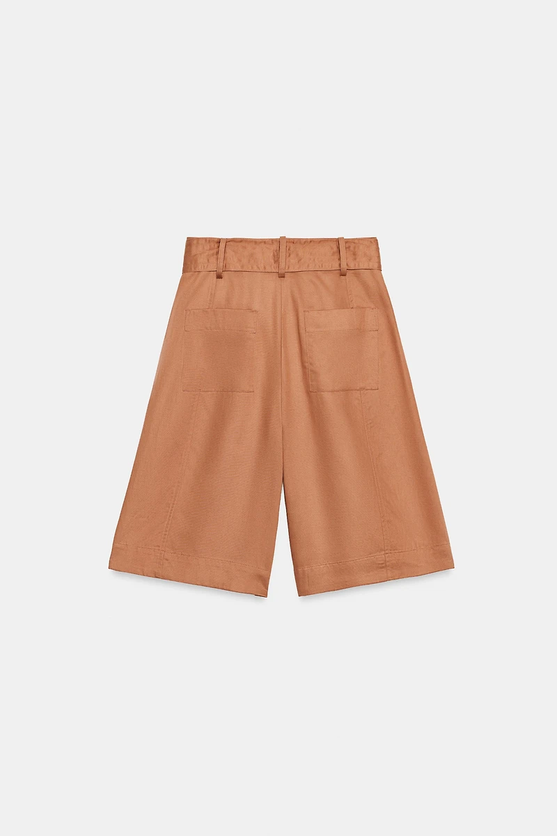 BERMUDA LONG AVEC CEINTURE