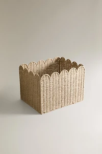 CHILDREN'S LARGE SCALLOPED BASKET
