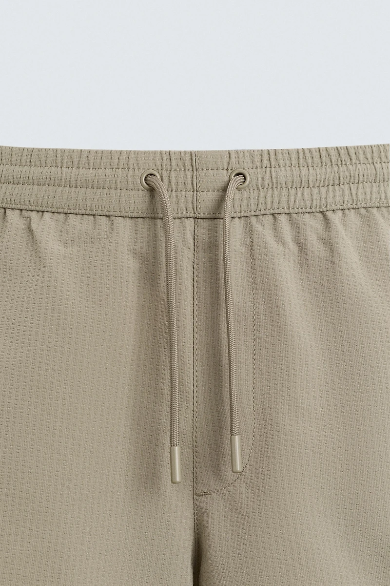MAILLOT DE BAIN MI-LONG EN SEERSUCKER