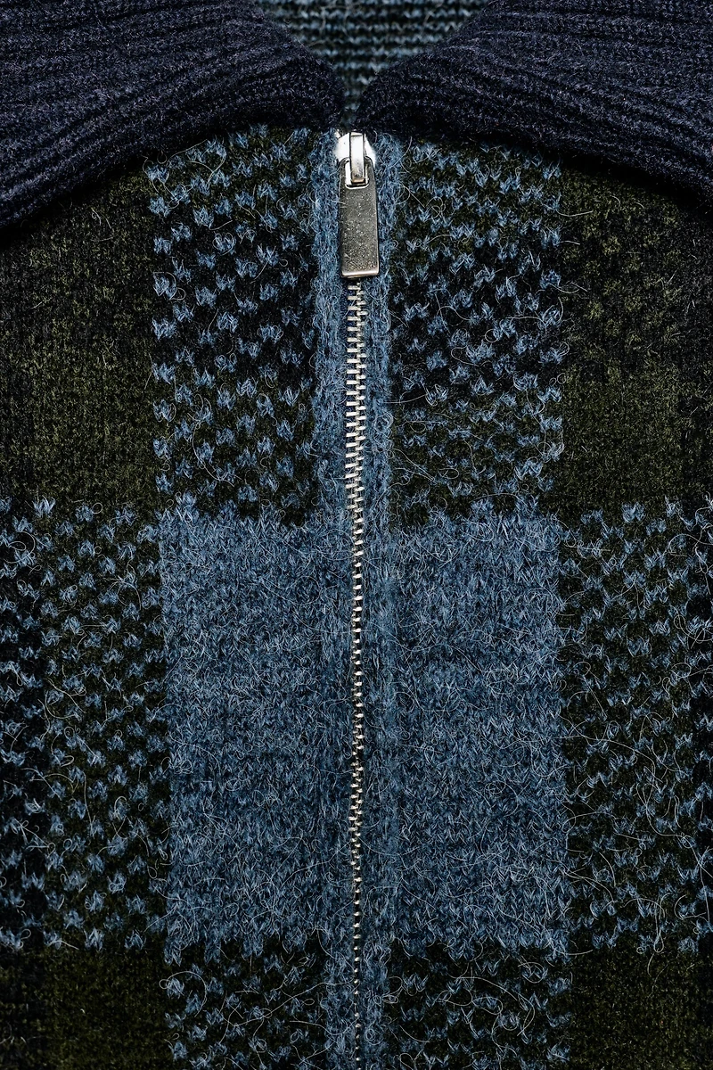 GILET EN MAILLE À CARREAUX
