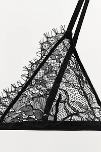 SOUTIEN-GORGE TRIANGLE EN DENTELLE
