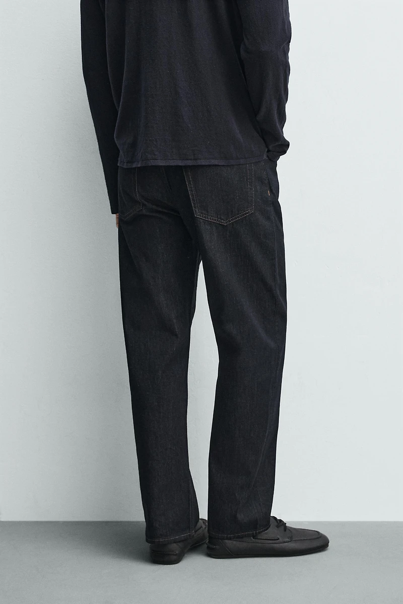 STRAIGHT FIT JEANS