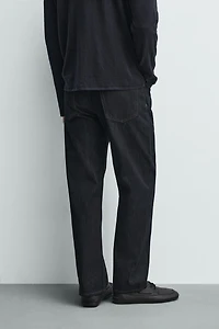 STRAIGHT FIT JEANS