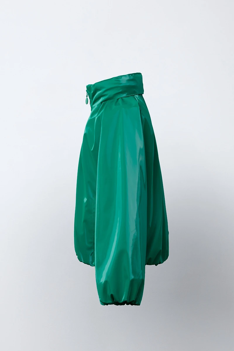 SHINY WATER-RESISTANT RAINCOAT