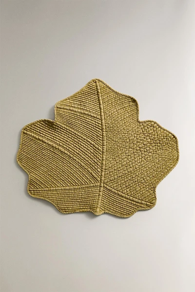 QUILTED PLACEMAT LEAF