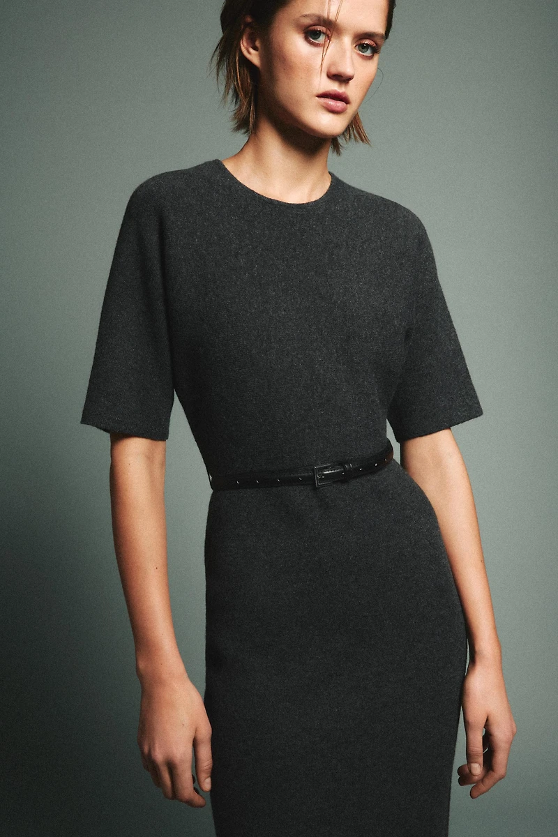 ROBE MI-LONGUE AVEC CEINTURE