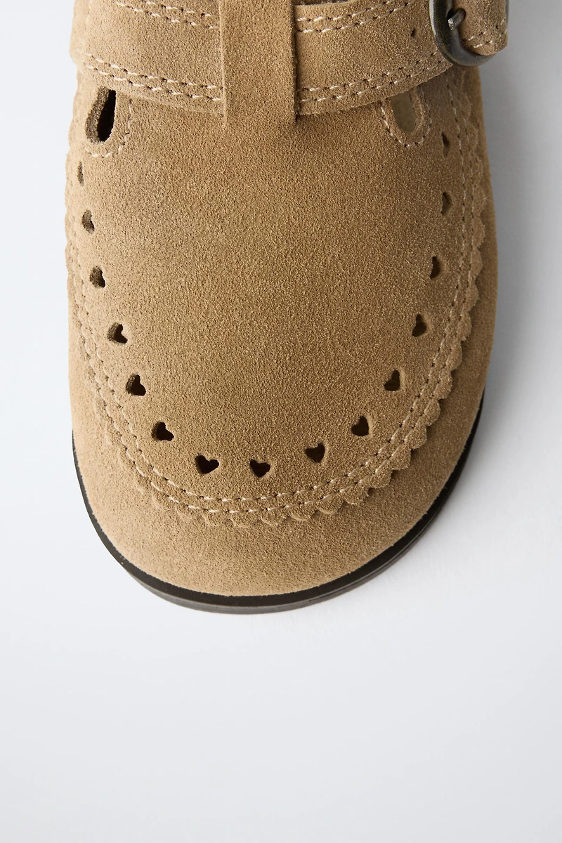 SABOTS EN CUIR À CŒURS