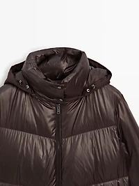 Water-repellent puffer jacket with detachable hood