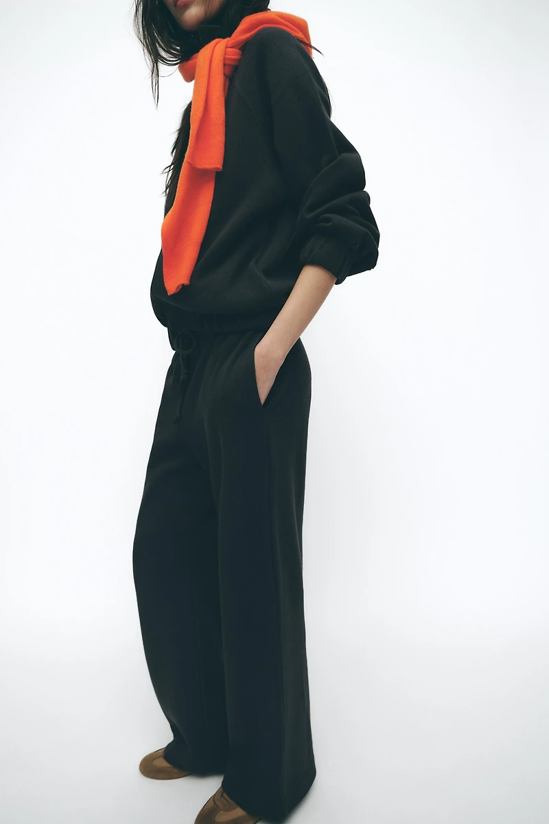 SOFT STRAIGHT LEG PANTS