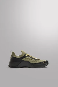 TRAINING SNEAKERS