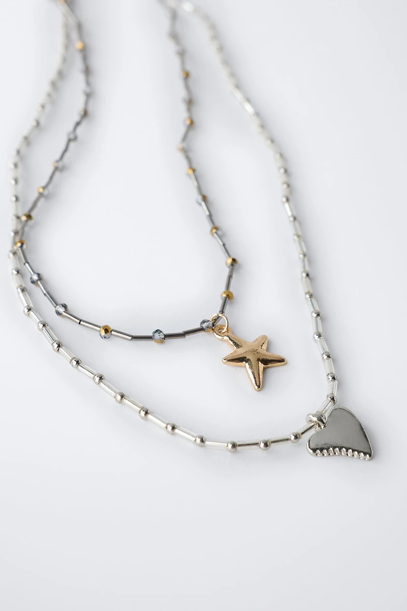 LOT DE DEUX COLLIERS CŒUR ET ÉTOILE