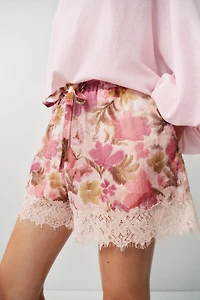 SHORT À IMPRIMÉ FLORAL ET DENTELLE