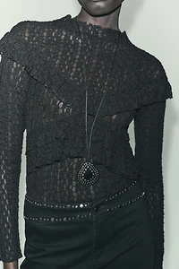 RUFFLED LACE TOP