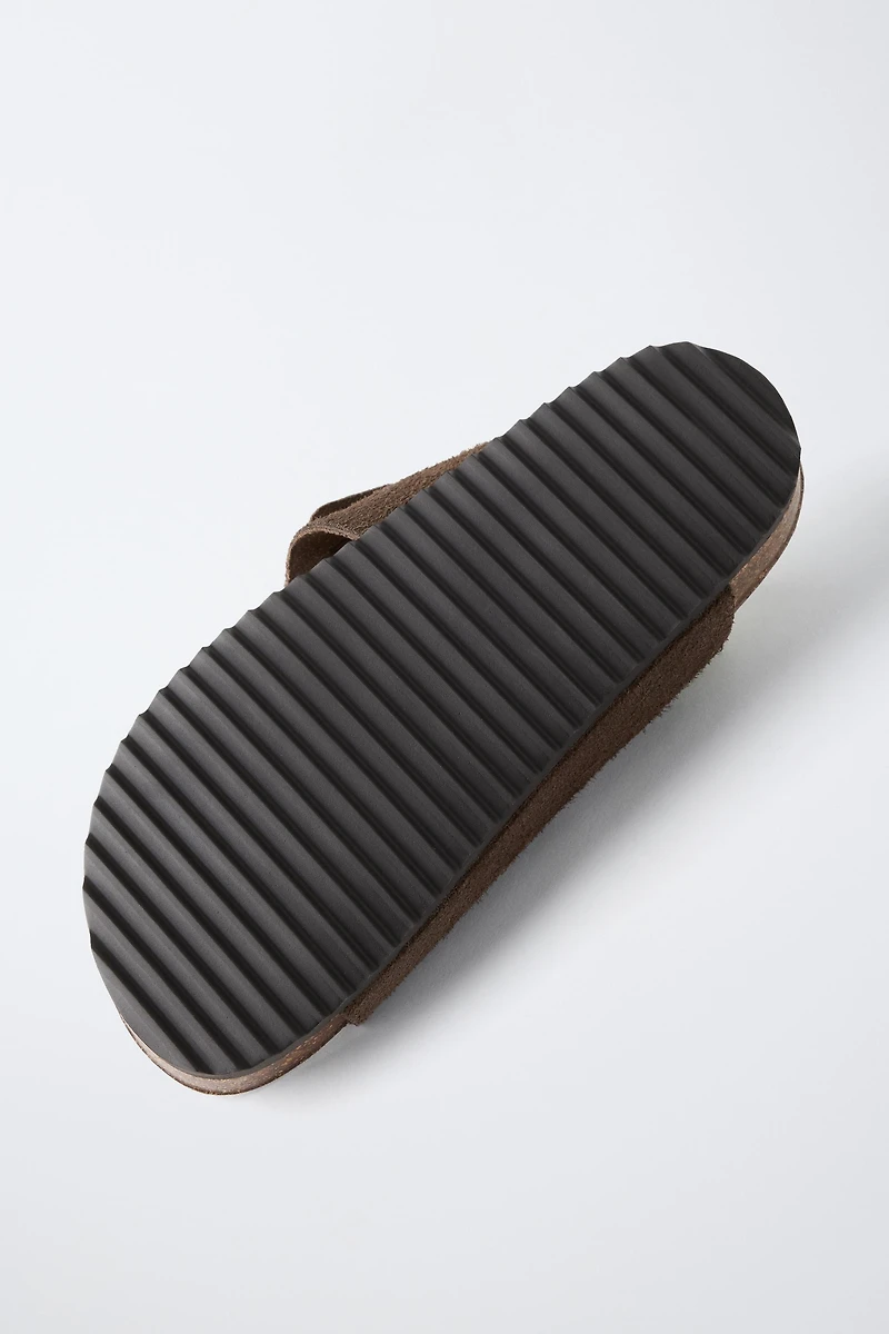 STORIEZ - LEATHER BUCKLE SANDALS