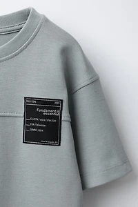 ENSEMBLE T-SHIRT ET BERMUDA INTERLOCK ÉTIQUETTE
