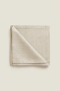 SET OF PLAIN-COLORED LINEN NAPKINS