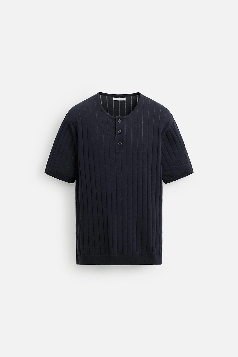 KNIT T-SHIRT WITH BUTTONED NECK