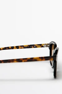 Round resin sunglasses