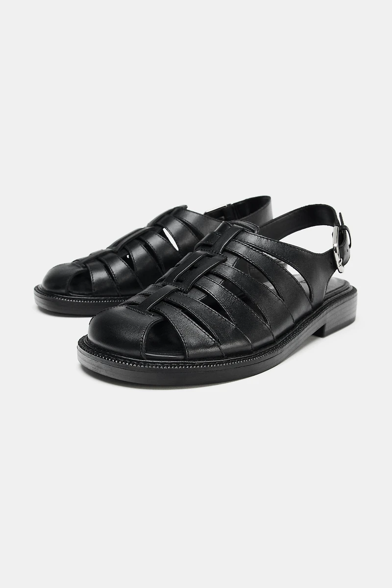 SALOMÉS DÉCOLLETÉES EN CUIR