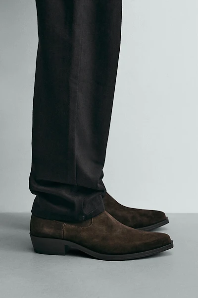 POINTED TOE COWBOY BOOTS