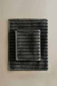 SERVIETTE DE BAIN VELOURS TEXTURÉE RAYURES