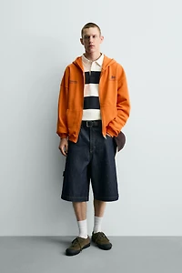 CONTRASTING TEXT ZIP HOODIE