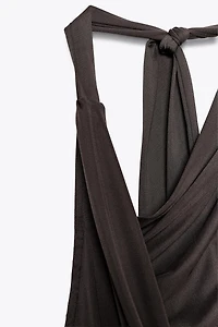 ROBE DÉCOLLETÉ FLUIDE PLIS