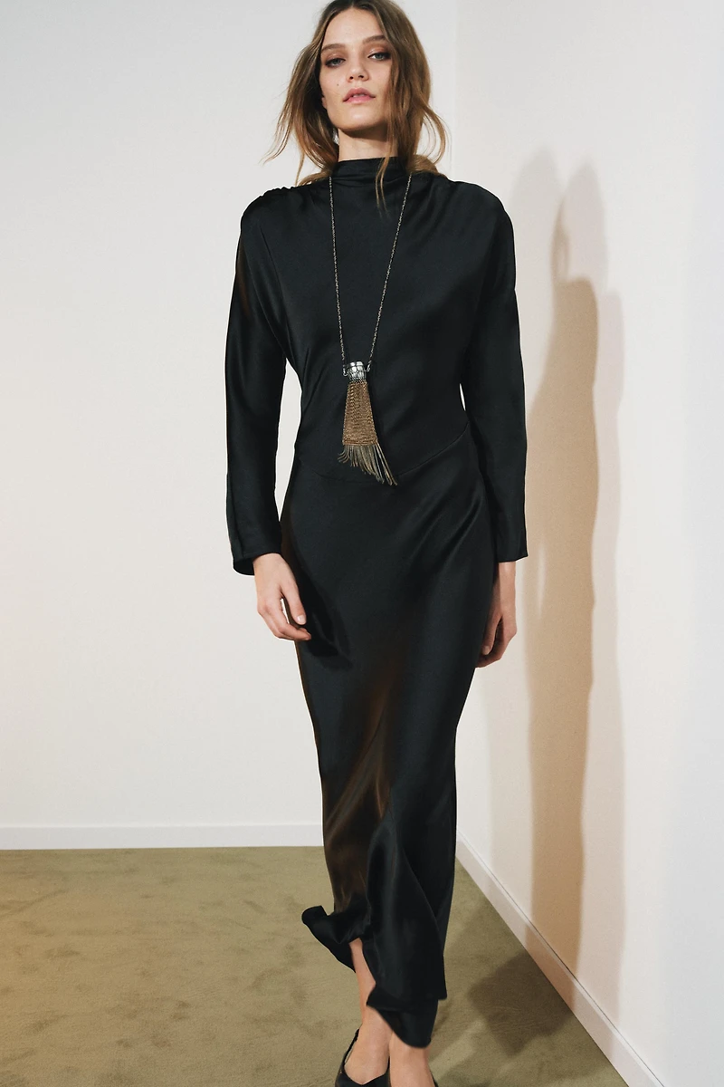 ROBE SATINÉE DRAPÉE