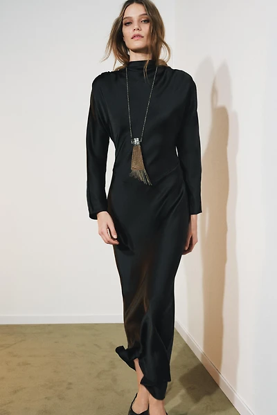 ROBE SATINÉE DRAPÉE