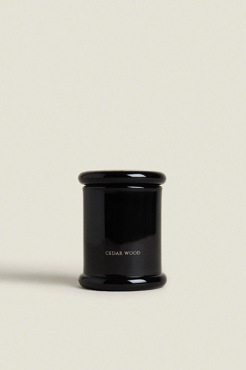 G) CEDAR WOOD SCENTED CANDLE