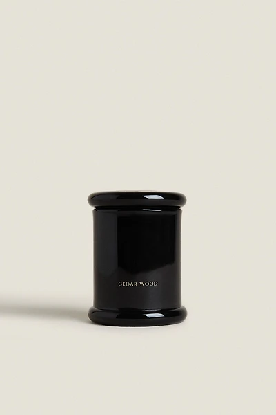 G) CEDAR WOOD SCENTED CANDLE