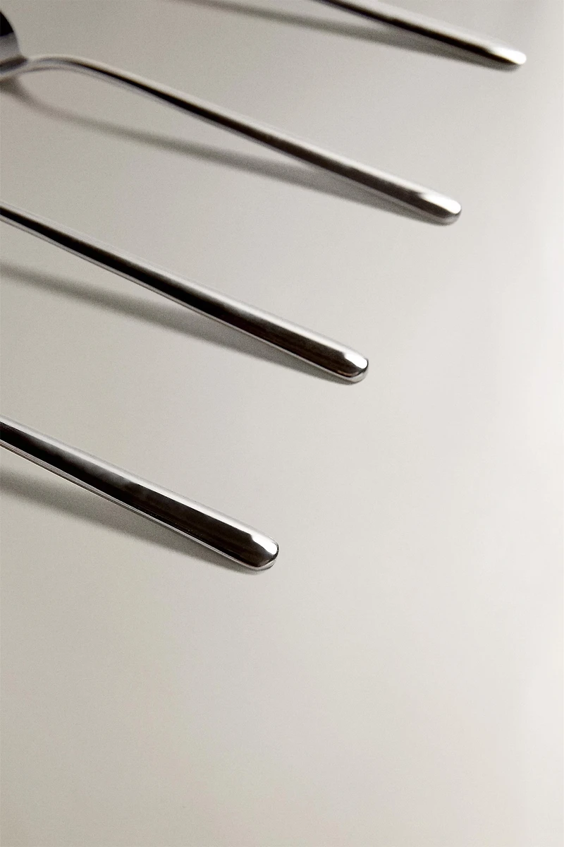 LOT DE CUILLÈRES À DESSERT EN ACIER BRILLANT (LOT DE 4)