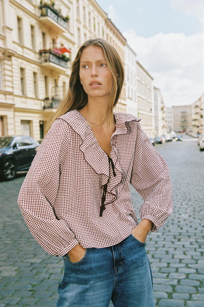 GINGHAM RUFFLED BLOUSE