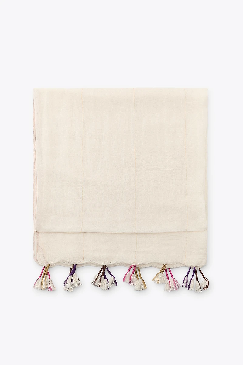 LINEN SCARF WITH POM POMS