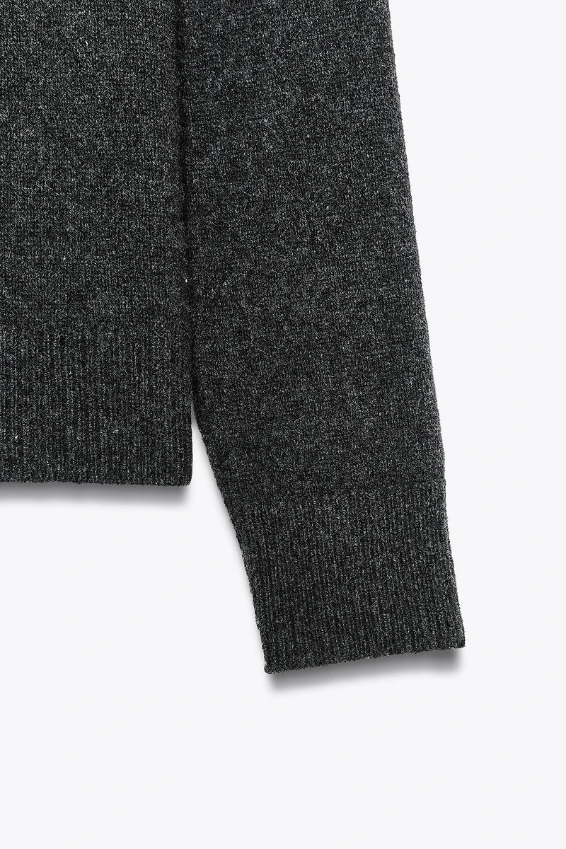 LONG SLEEVE CASHMERE AND WOOL SWEATER