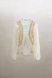 CHEMISE FLUIDE ASYMÉTRIQUE DENTELLE