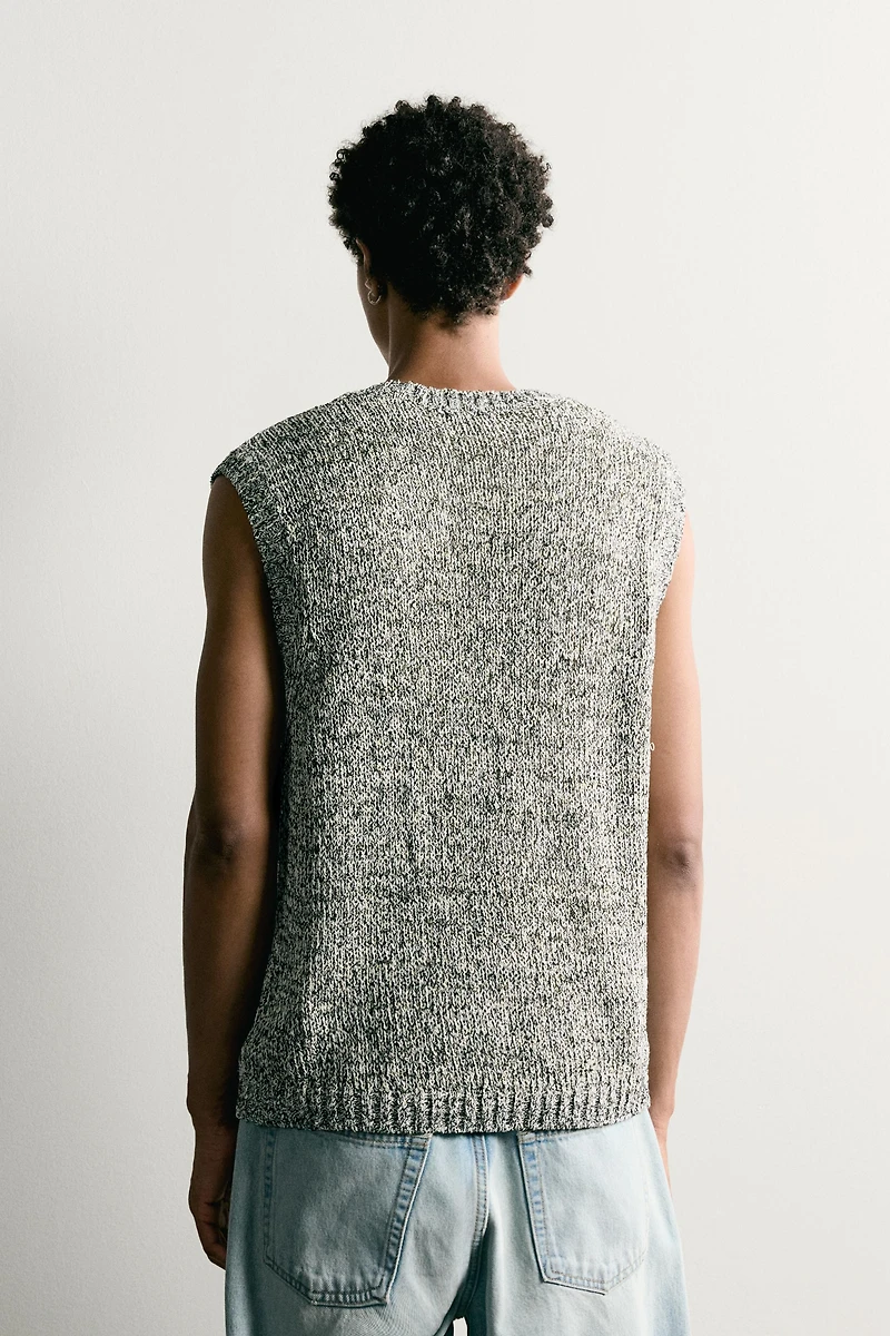 TEXTURED KNIT VEST
