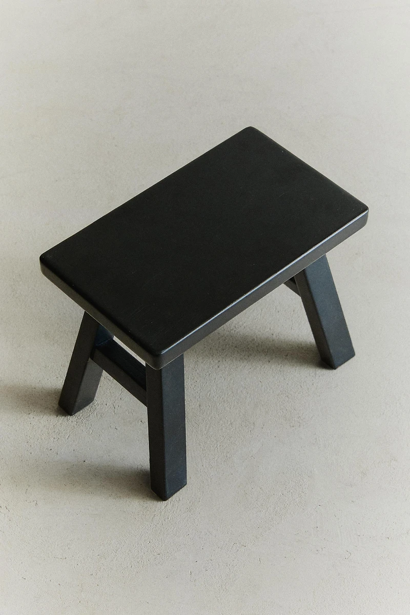 SMALL WOOD STOOL