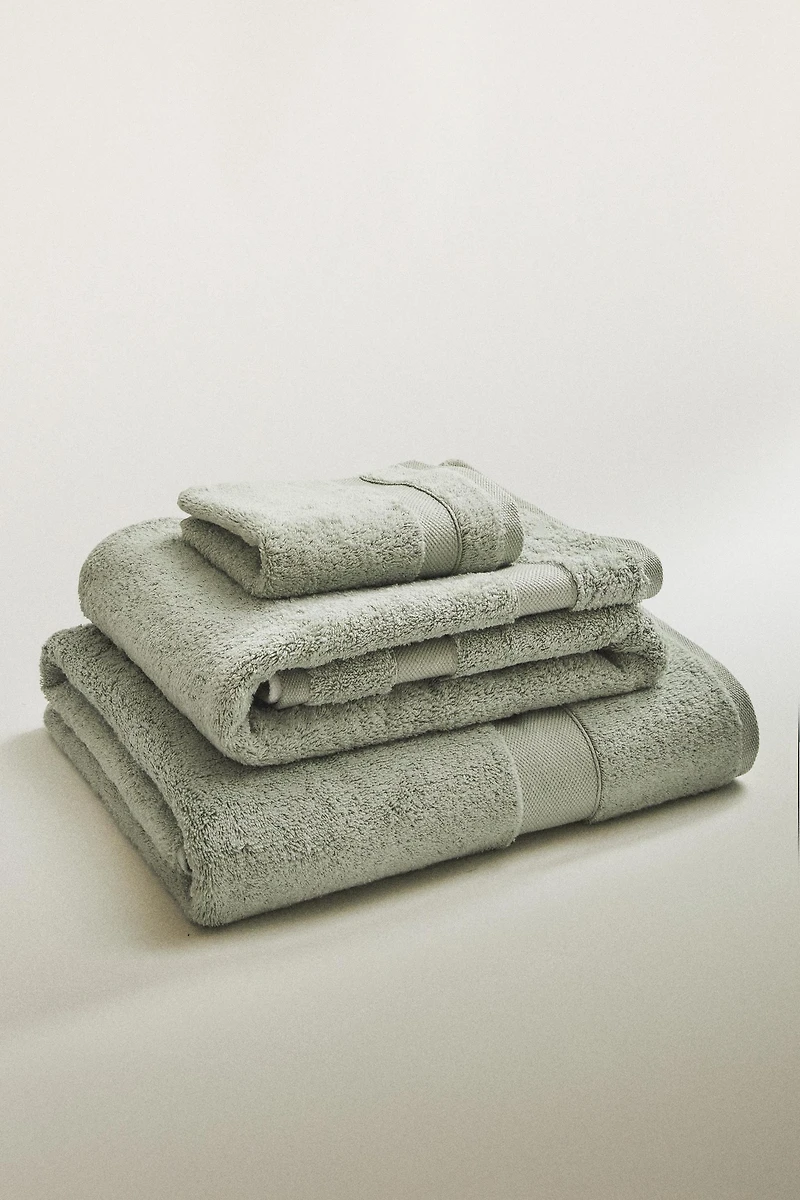 PREMIUM COTTON BATH TOWEL