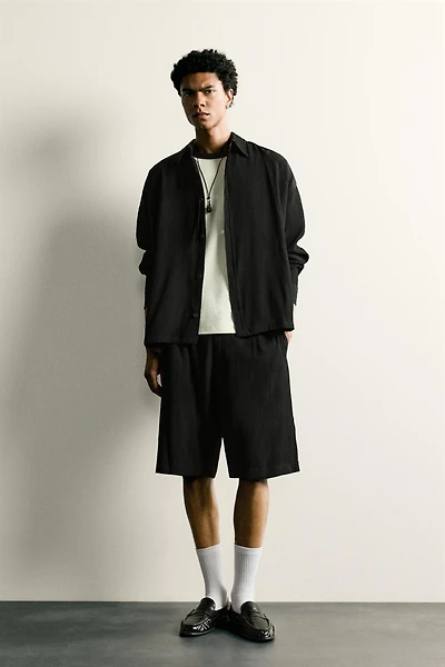 TEXTURED RELAXED FIT SHORTS