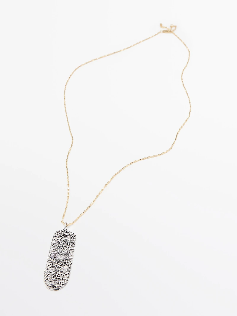 Pendant necklace with metal signet piece