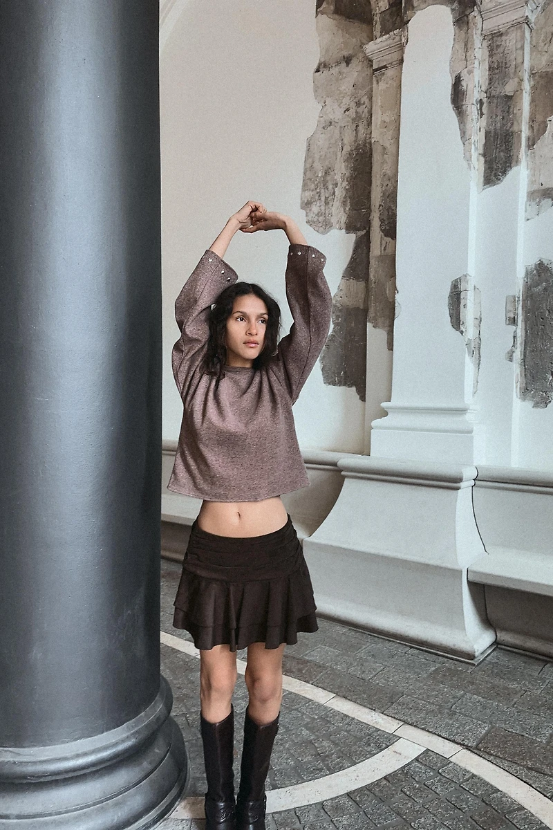 SOFT STUD SWEATSHIRT